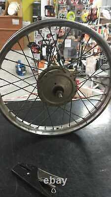 Front Wheel Rim NEW 1.5 x 16 Spokes Complete with Hub PIAGGIO