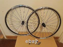 New Genuine Giant Sr-2 Wheels Complete With Rim Tape And Quick Release 700c