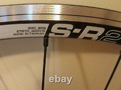 New Genuine Giant Sr-2 Wheels Complete With Rim Tape And Quick Release 700c