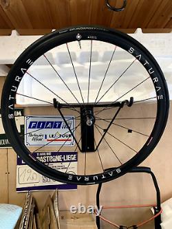 NOUVELLES, ROUES DE PISTE SATURAE PISTA CLINCHER, OU VÉLO FIXIE AVEC PNEUS ET CHAMBRES À AIR