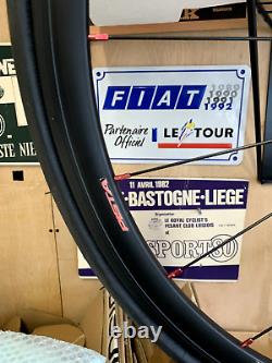 NOUVELLES, ROUES DE PISTE SATURAE PISTA CLINCHER, OU VÉLO FIXIE AVEC PNEUS ET CHAMBRES À AIR