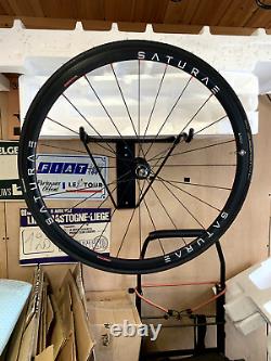 NOUVELLES, ROUES DE PISTE SATURAE PISTA CLINCHER, OU VÉLO FIXIE AVEC PNEUS ET CHAMBRES À AIR