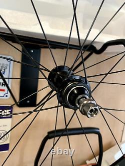 NOUVELLES, ROUES DE PISTE SATURAE PISTA CLINCHER, OU VÉLO FIXIE AVEC PNEUS ET CHAMBRES À AIR