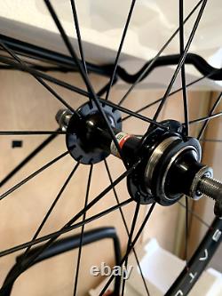 NOUVELLES, ROUES DE PISTE SATURAE PISTA CLINCHER, OU VÉLO FIXIE AVEC PNEUS ET CHAMBRES À AIR