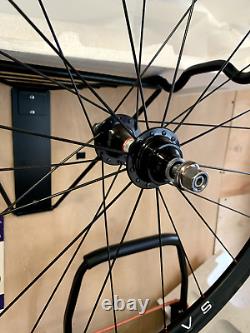 NOUVELLES, ROUES DE PISTE SATURAE PISTA CLINCHER, OU VÉLO FIXIE AVEC PNEUS ET CHAMBRES À AIR