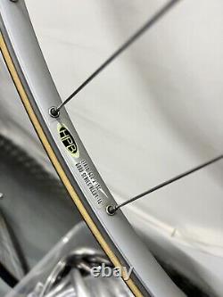 ROUE AVANT CAMPAGNOLO PROTON 24 RAYONS avec NOUVEAU Pneu Vittoria