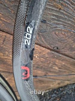 Roue avant complète Zipp 202 Firecrest carbone à frein sur jante avec jante arrière