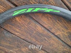 Roue avant complète Zipp 202 Firecrest carbone à frein sur jante avec jante arrière